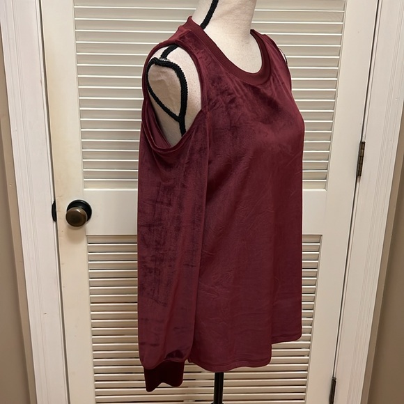 Michael Kors Dark Ruby Cold Shoulder Velour Long Sleeve Blouse /Top, Size Medium - Picture 9 of 17